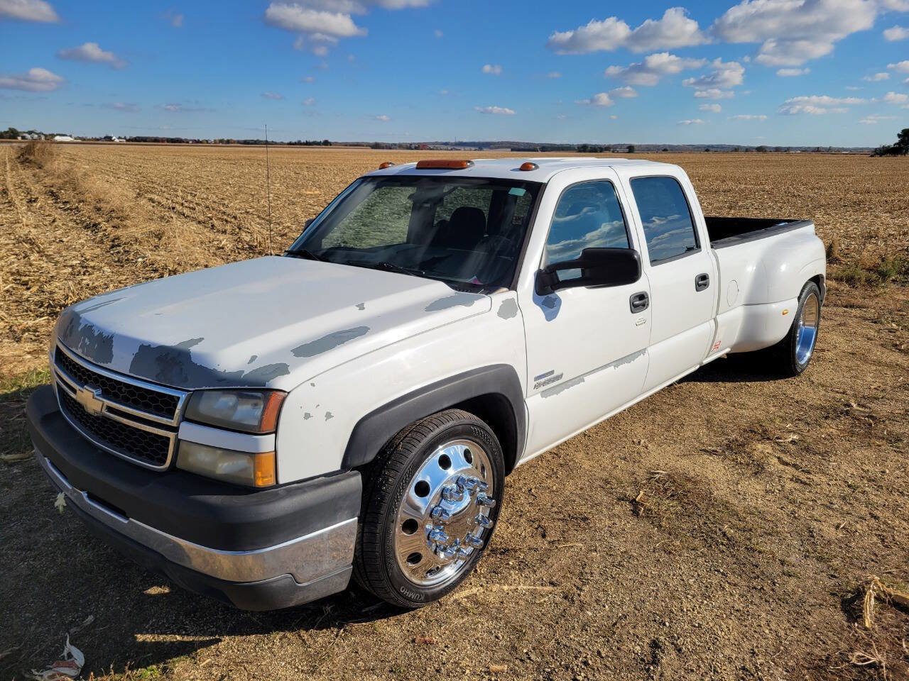 Used 2007 Chevrolet Silverado 3500 2WD Crew Cab w/ Heavy-Duty Power Package image 21