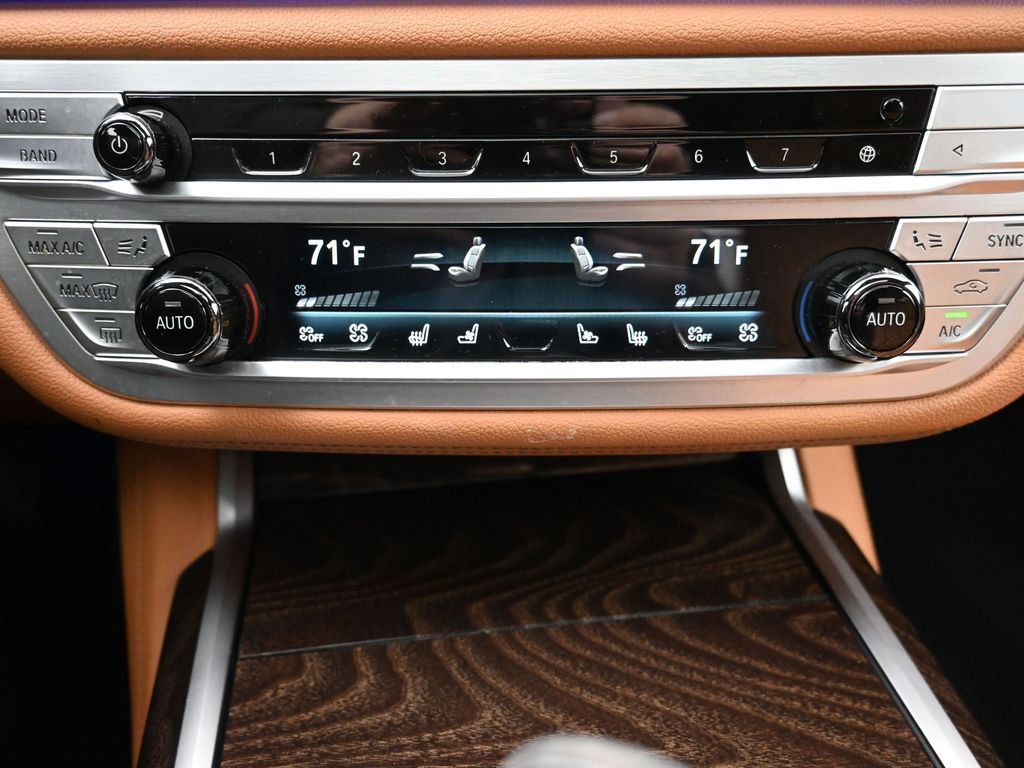 Used 2022 BMW 740i xDrive w/ M Sport Package image 17