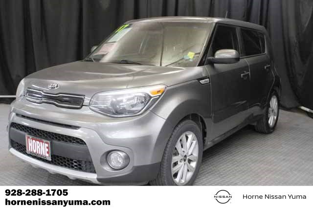 Used 2017 Kia Soul + image 3