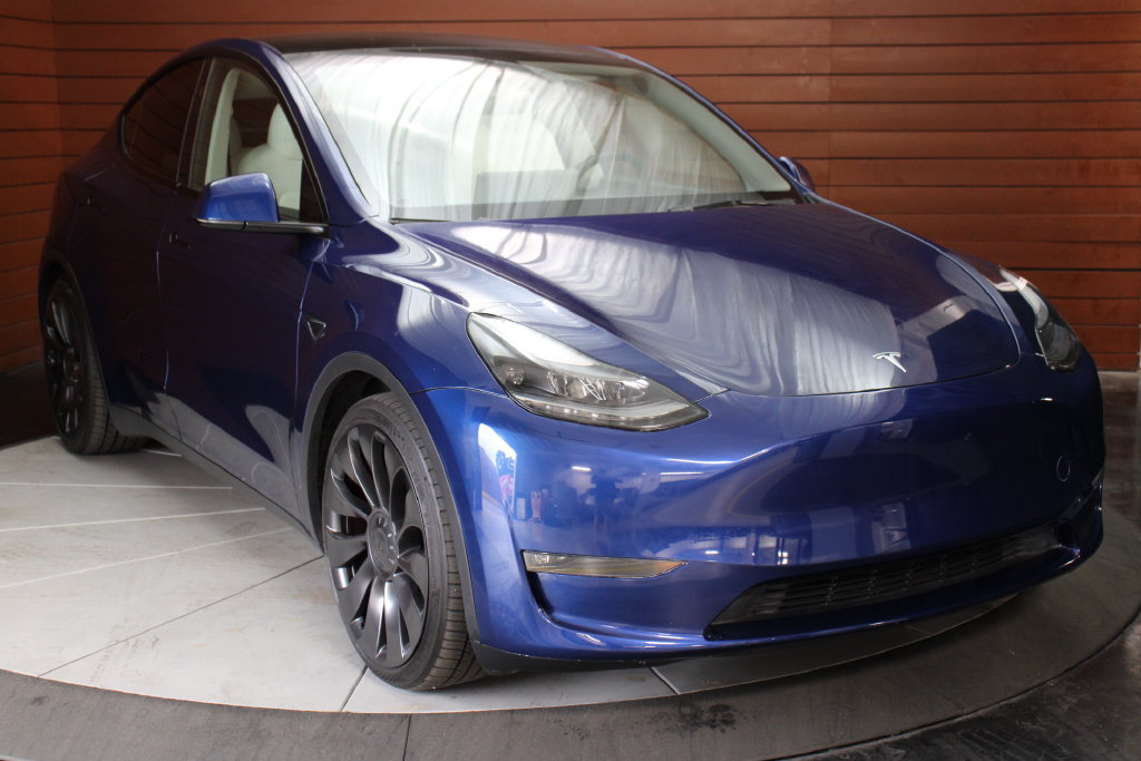 Used 2023 Tesla Model Y Performance AWD/4WD image 23