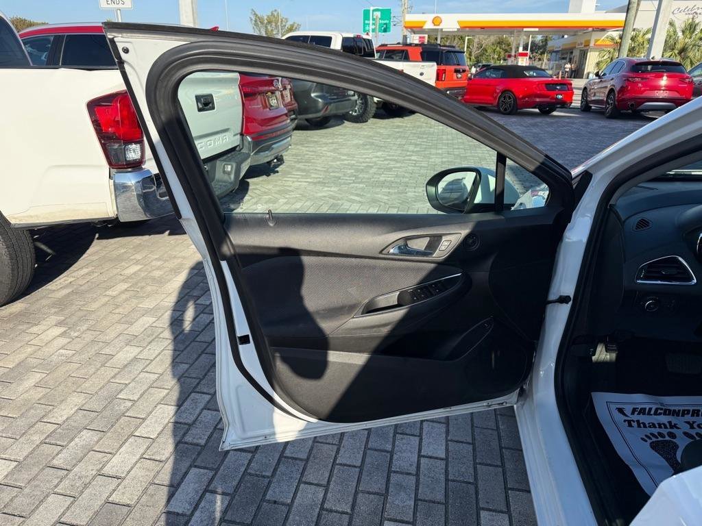 Used 2019 Chevrolet Cruze LT w/ Convenience Package image 24