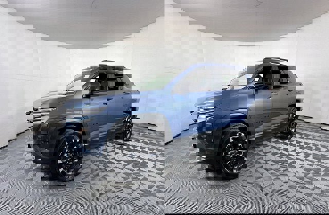 Certified 2025 Chevrolet Equinox RS w/ Convenience Package III image 2