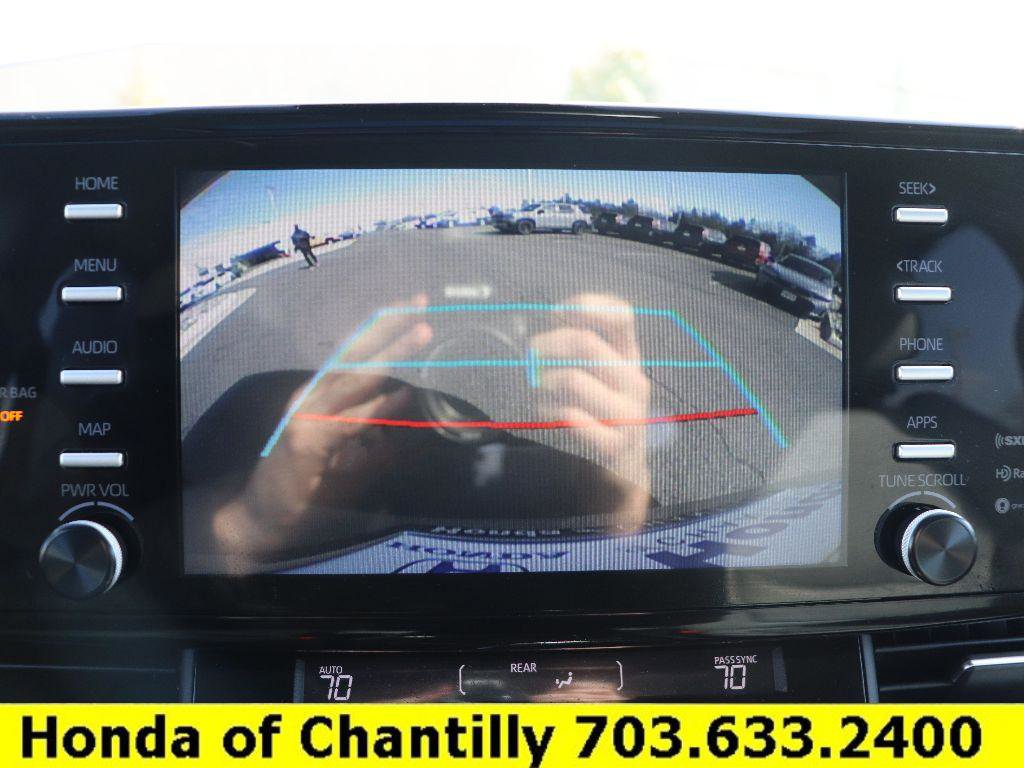 Used 2024 Toyota Sienna XLE image 19