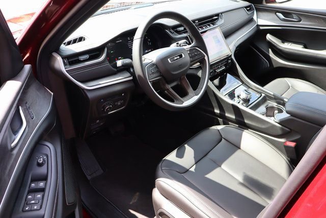 New 2025 Jeep Grand Cherokee Limited 4xe image 9