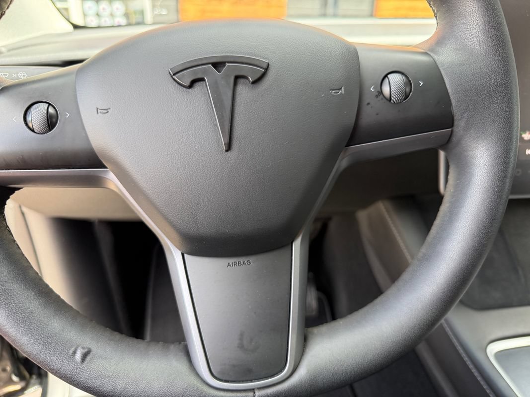 Used 2023 Tesla Model Y Long Range AWD/4WD image 26