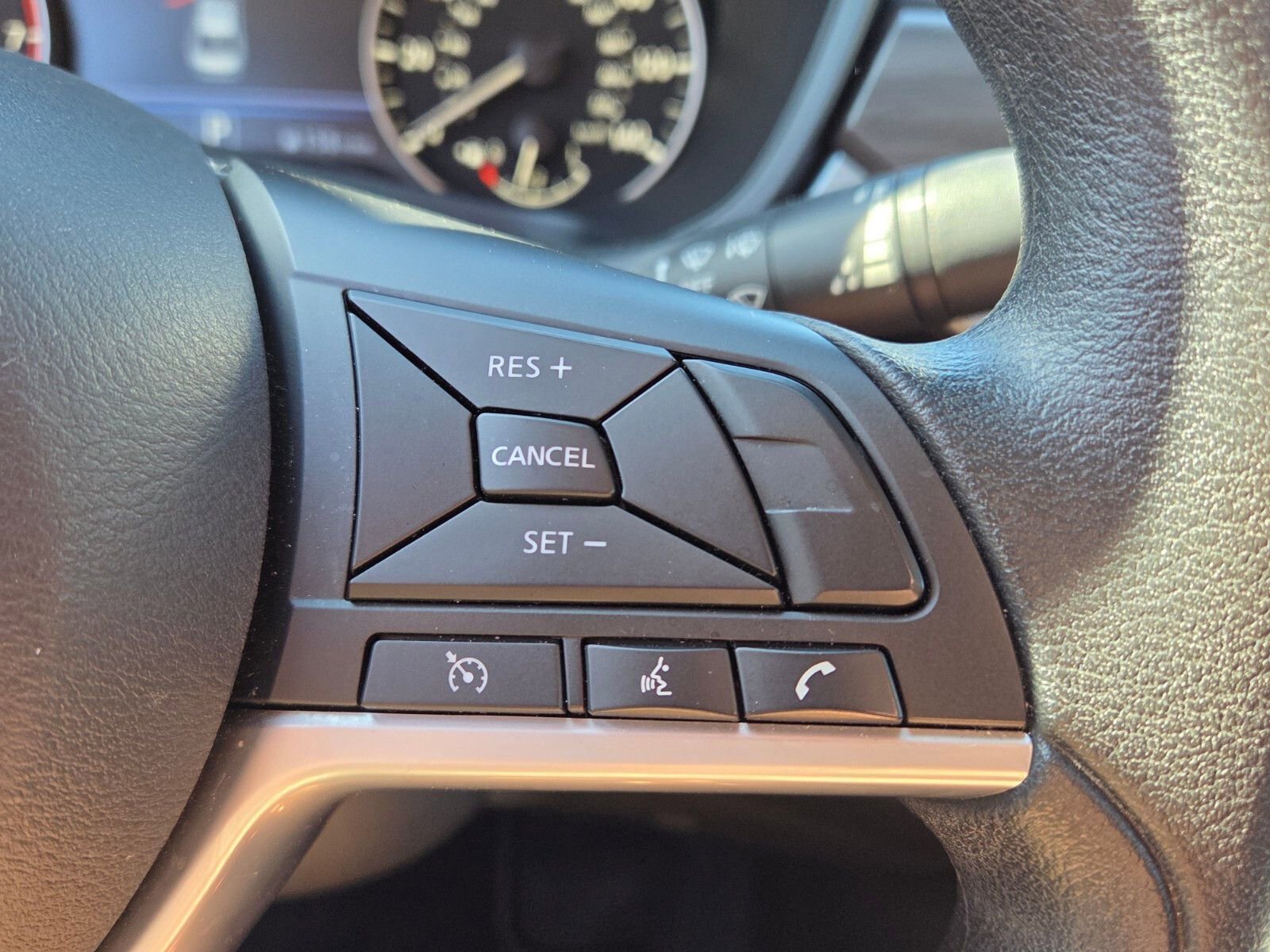 Used 2025 Nissan Altima 2.5 SV image 25