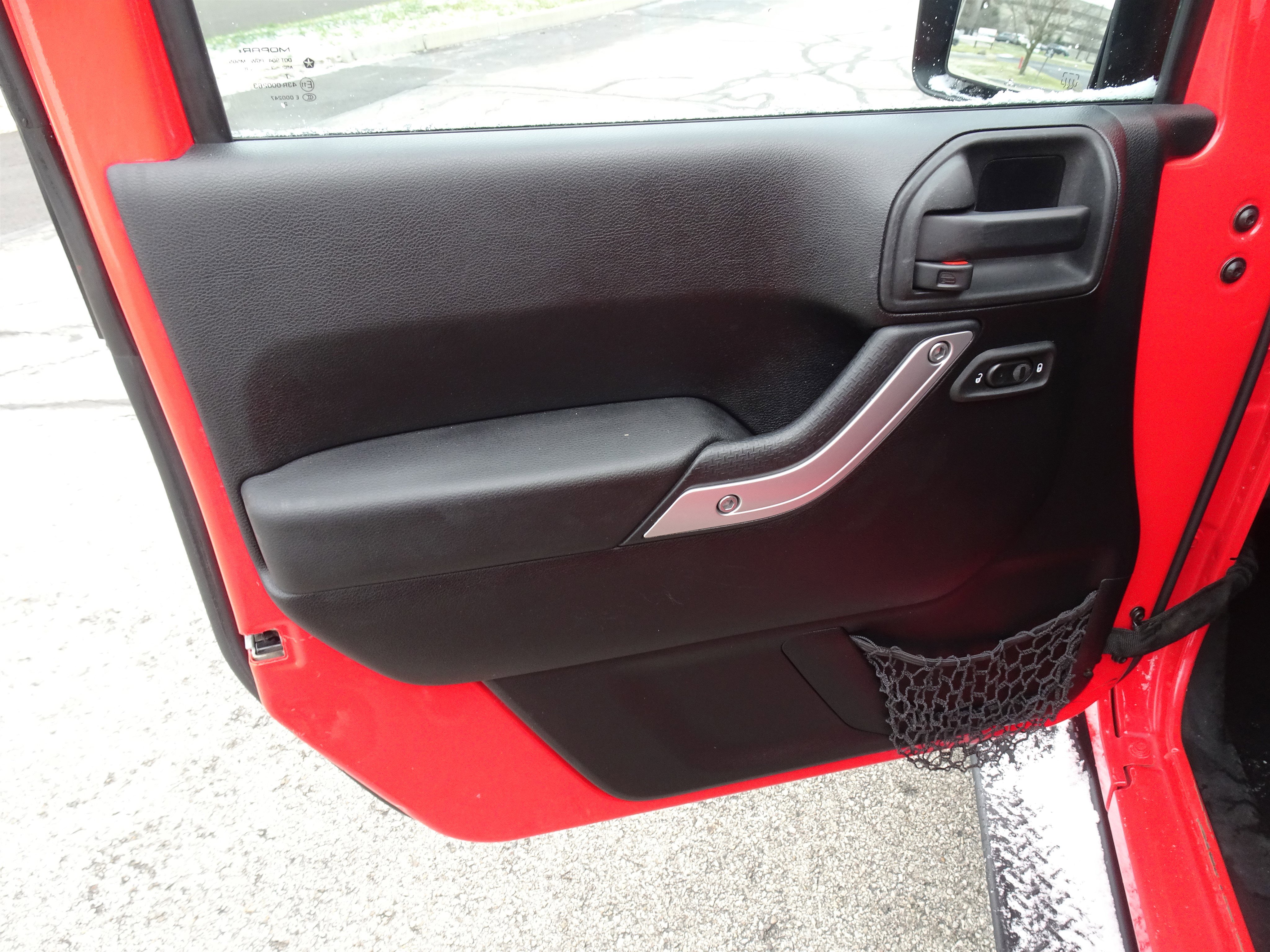 Used 2013 Jeep Wrangler Unlimited Sahara w/ Connectivity Group image 13