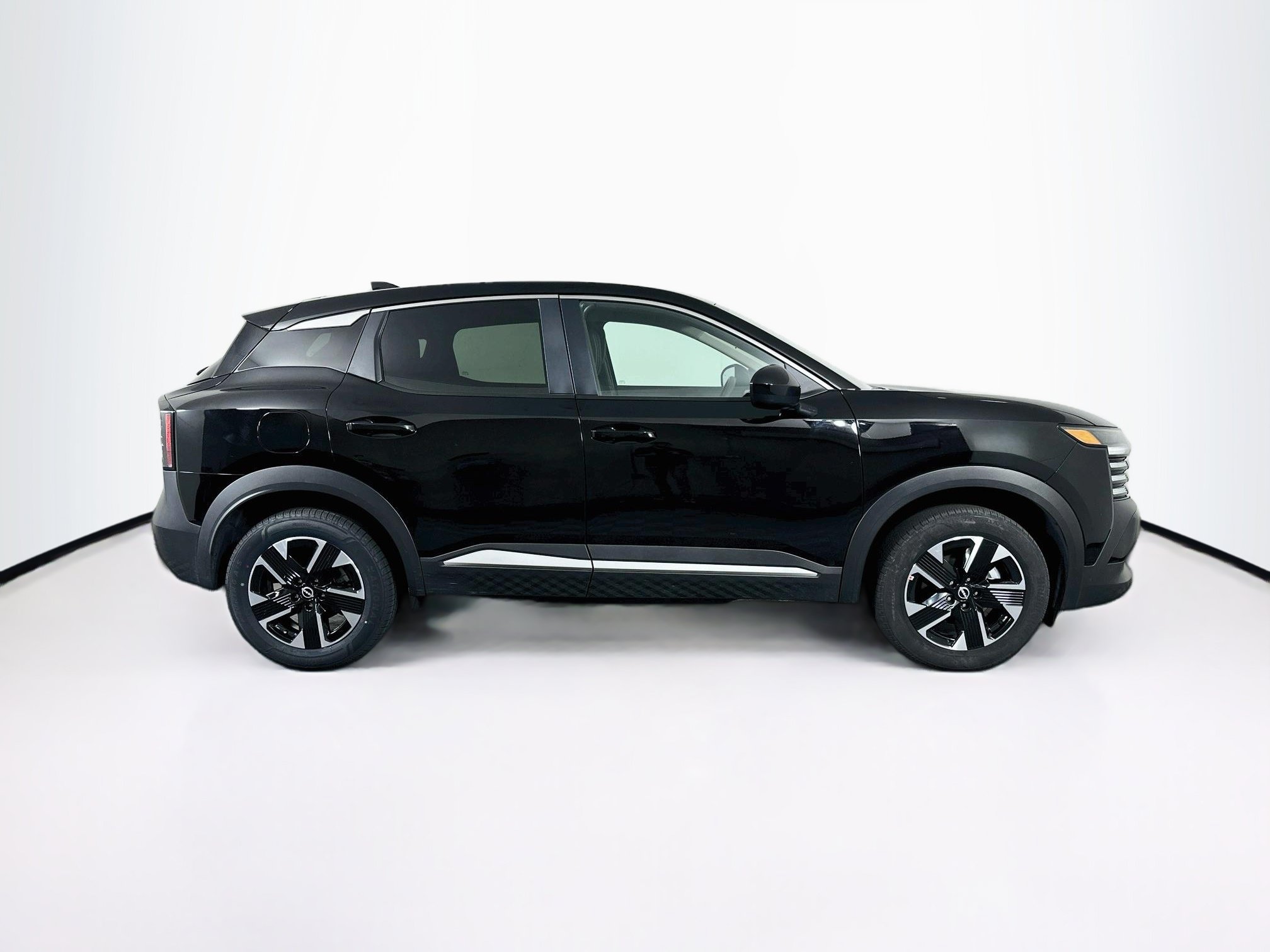 Used 2025 Nissan Kicks SV AWD/4WD image 10