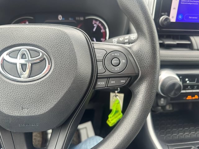 Used 2024 Toyota RAV4 LE FWD image 20