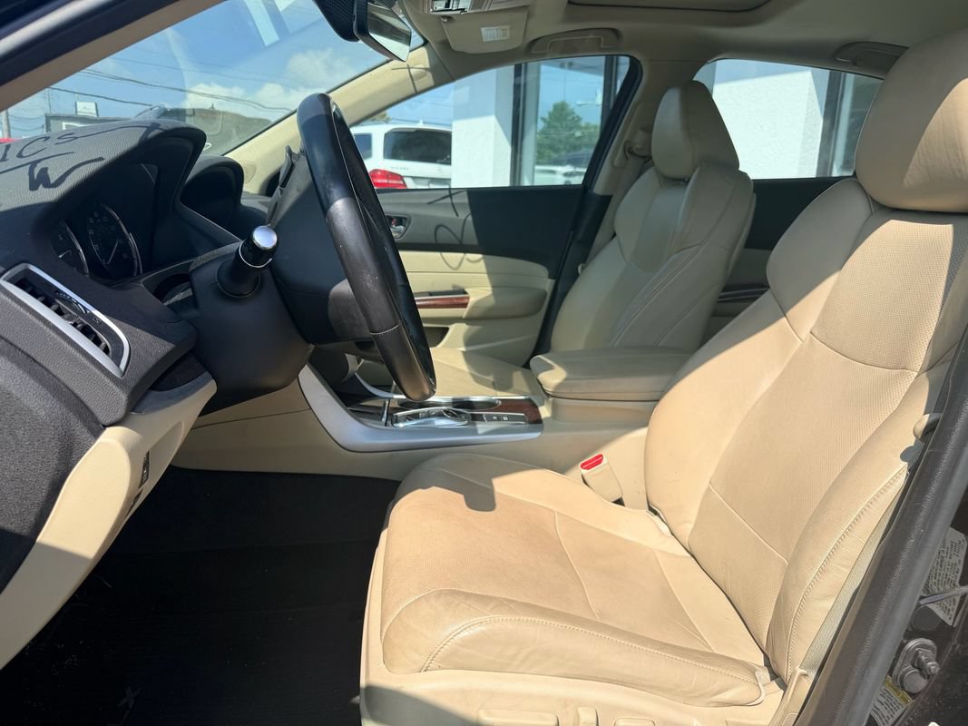 Used 2017 Acura TLX w/ Advance Package FWD image 4