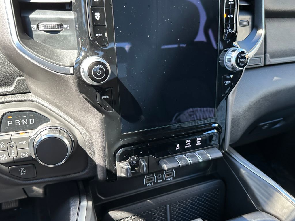 New 2026 RAM 1500 4x4 Crew Cab image 24