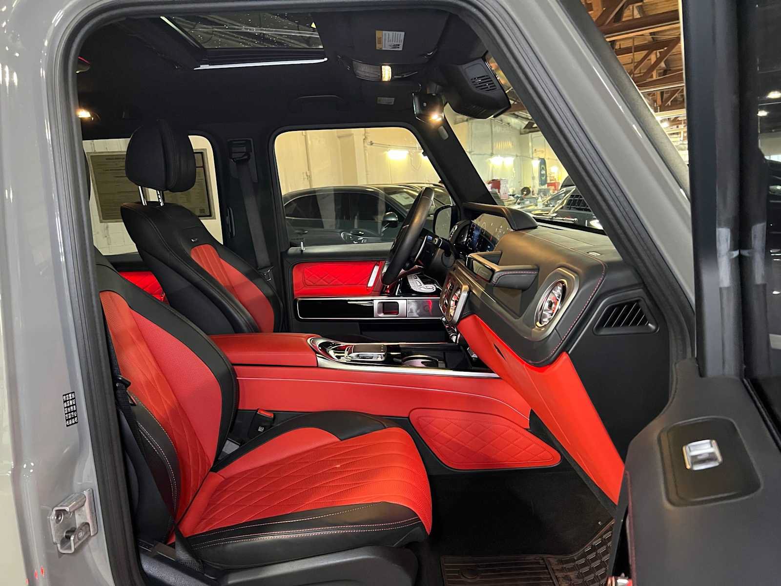 Used 2025 Mercedes-Benz G 63 AMG 4MATIC image 13