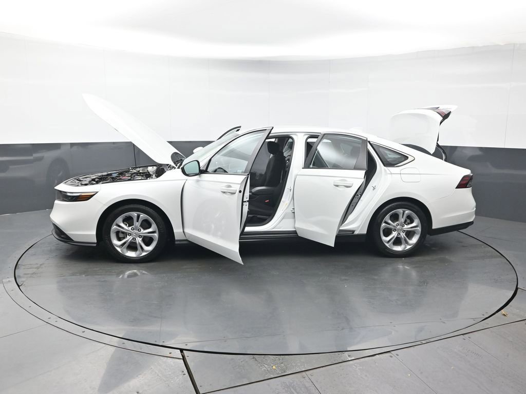 Used 2023 Honda Accord LX image 41