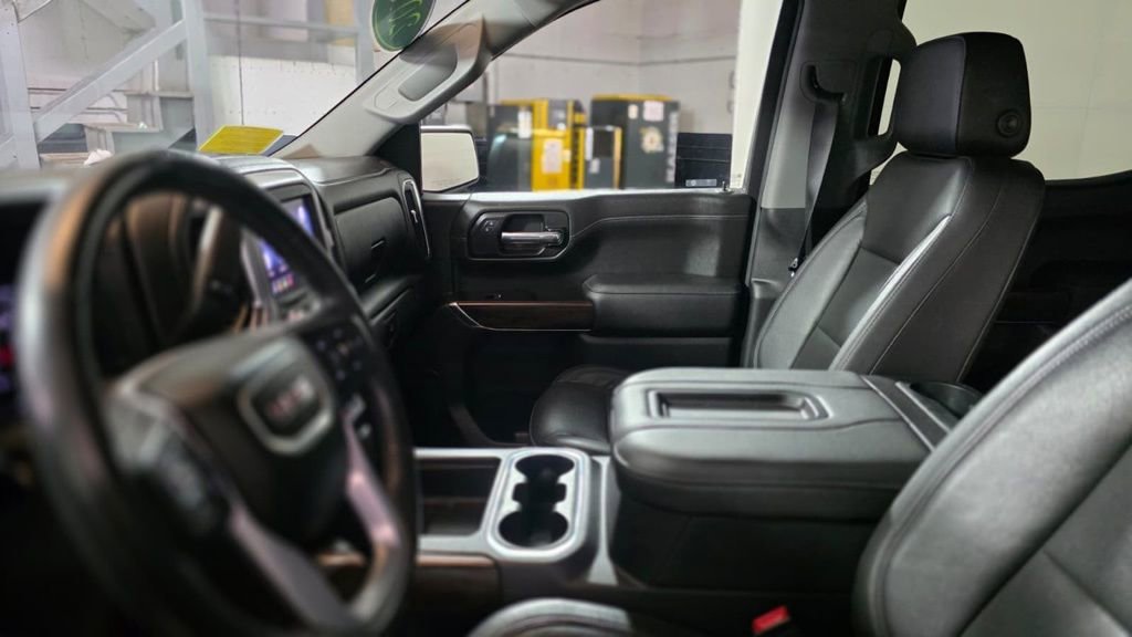 Used 2019 GMC Sierra 1500 SLT w/ SLT Premium Package image 17