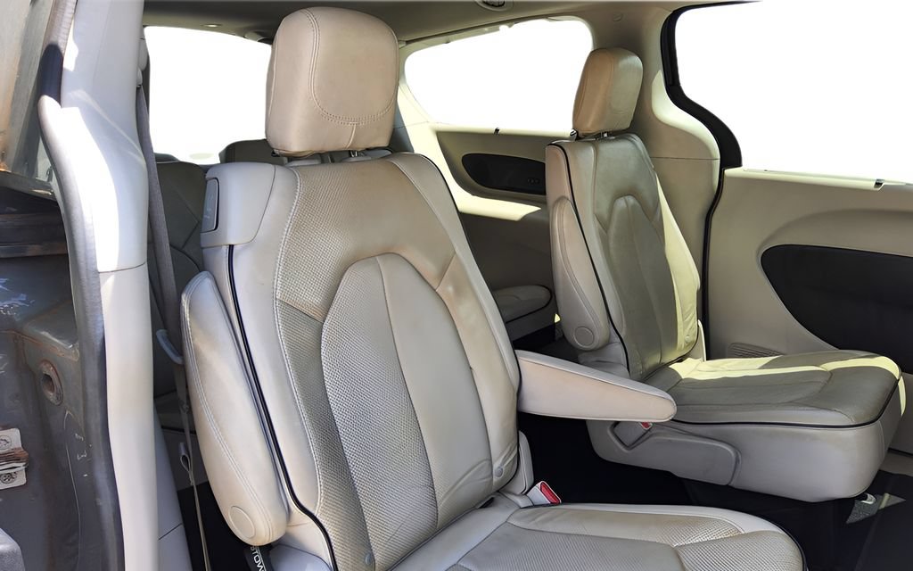 Used 2021 Chrysler Pacifica Limited w/ Premium & Safety Sphere Group AWD/4WD image 41
