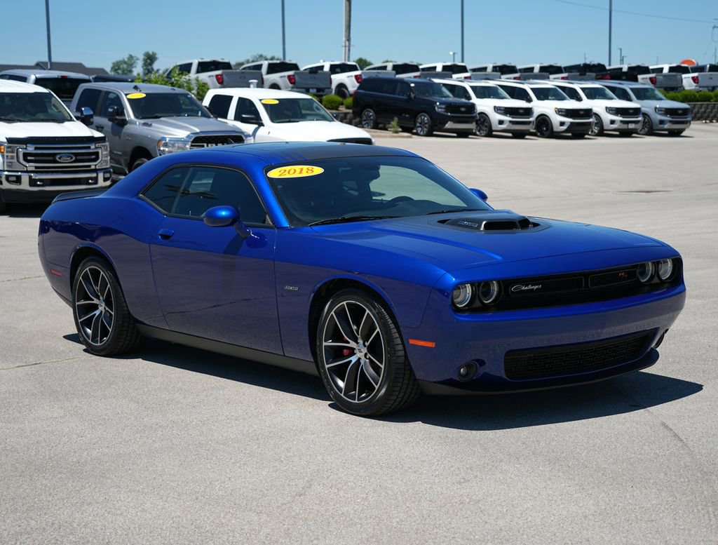 Used 2018 Dodge Challenger R/T RWD image 4