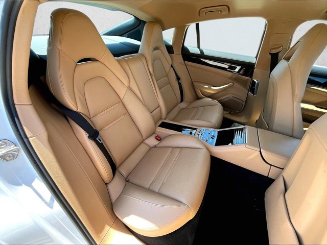 Used 2018 Porsche Panamera 4S image 29