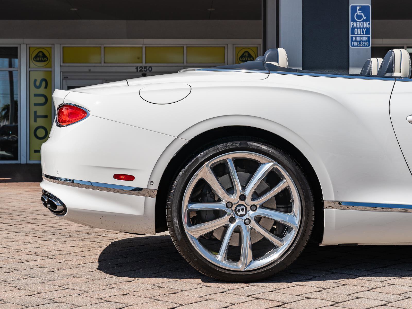 Used 2022 Bentley Continental GT image 47