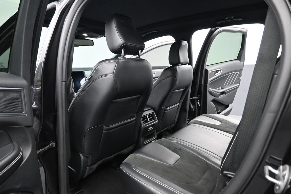 Used 2022 Ford Edge ST w/ Equipment Group 401A AWD/4WD image 3
