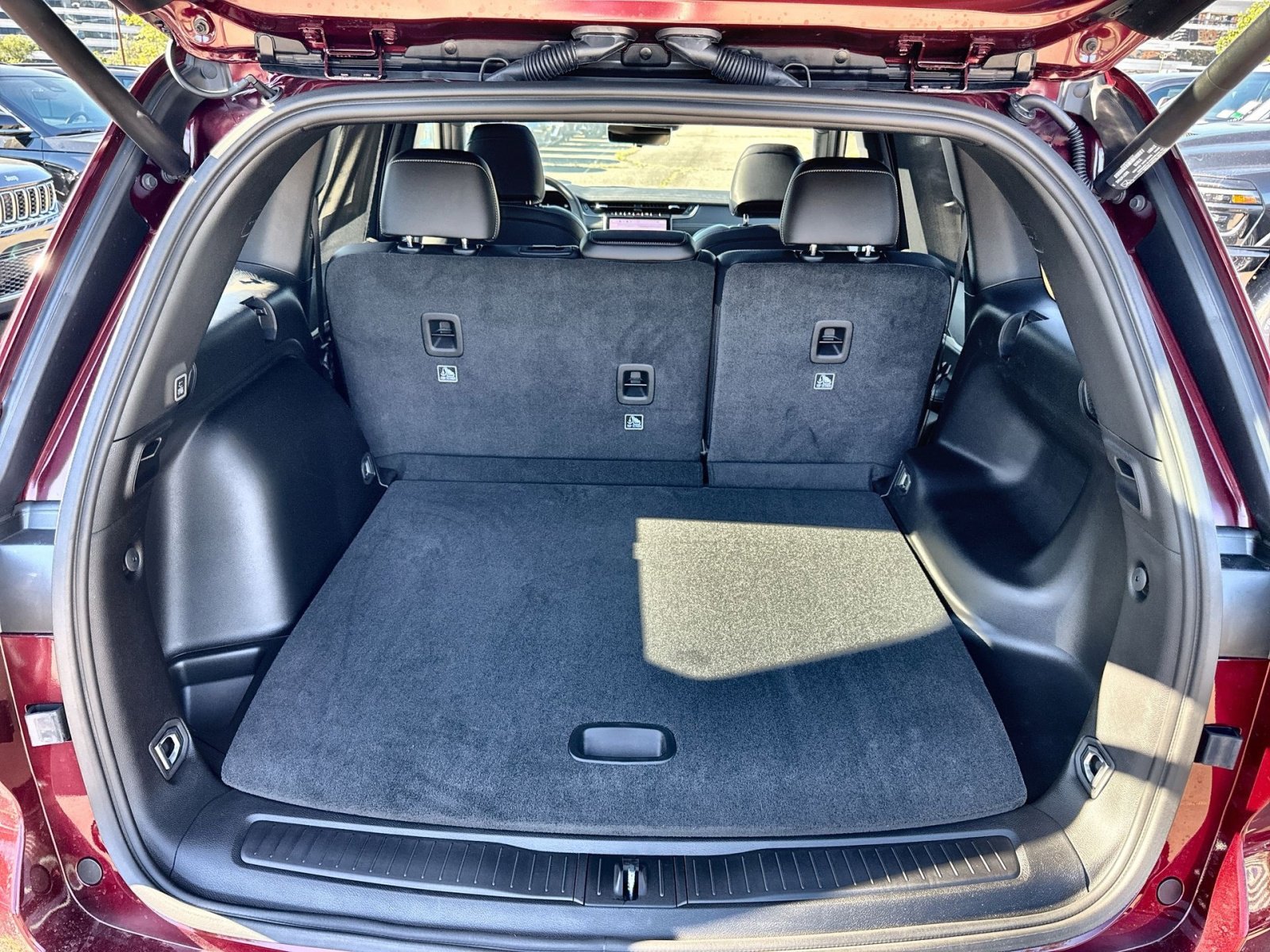 New 2025 Jeep Grand Cherokee Limited w/ Luxury Tech Group II image 26