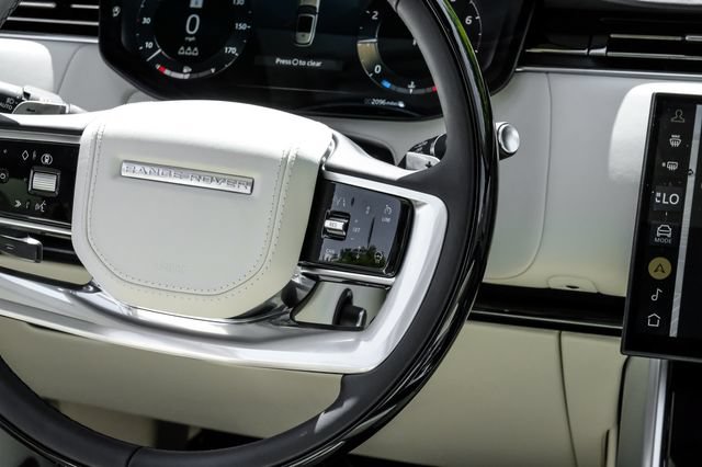 Used 2026 Land Rover Range Rover Long Wheelbase Autobiography AWD/4WD image 25