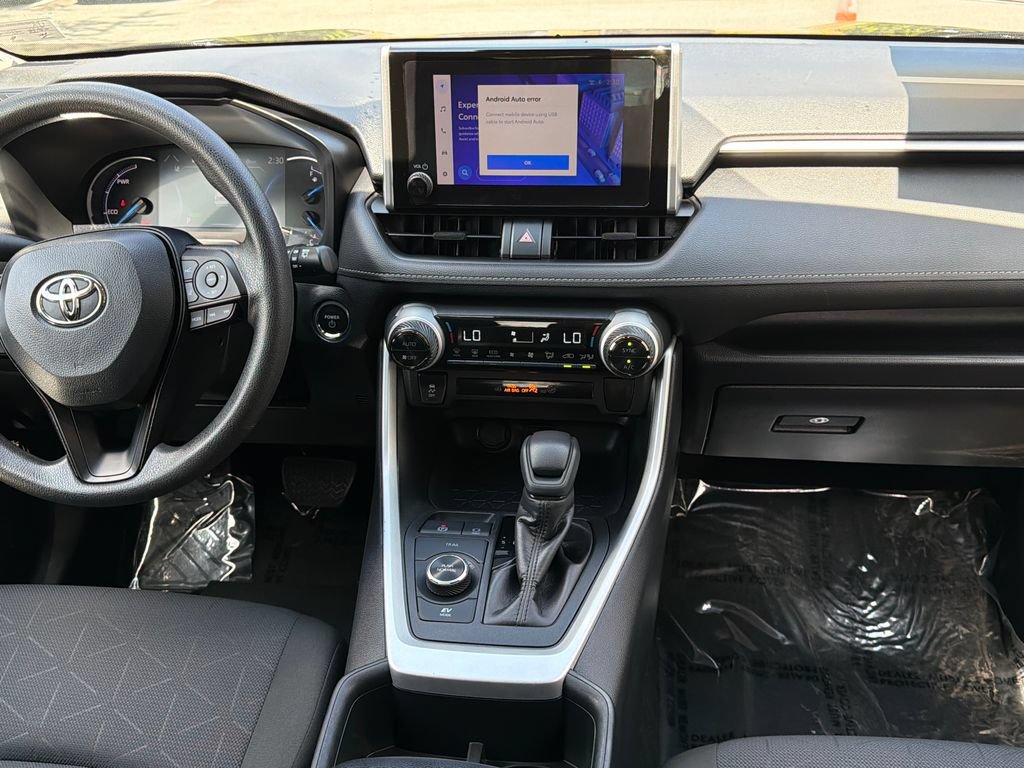 Used 2025 Toyota RAV4 XLE AWD/4WD image 16