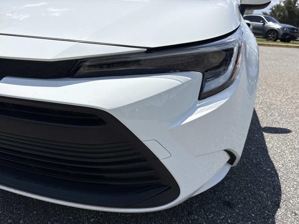Used 2023 Toyota Corolla LE FWD image 9