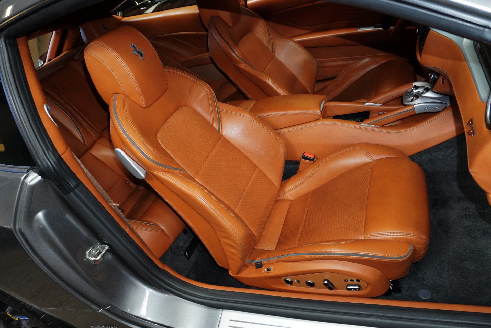 Used 2012 Ferrari FF AWD/4WD image 40