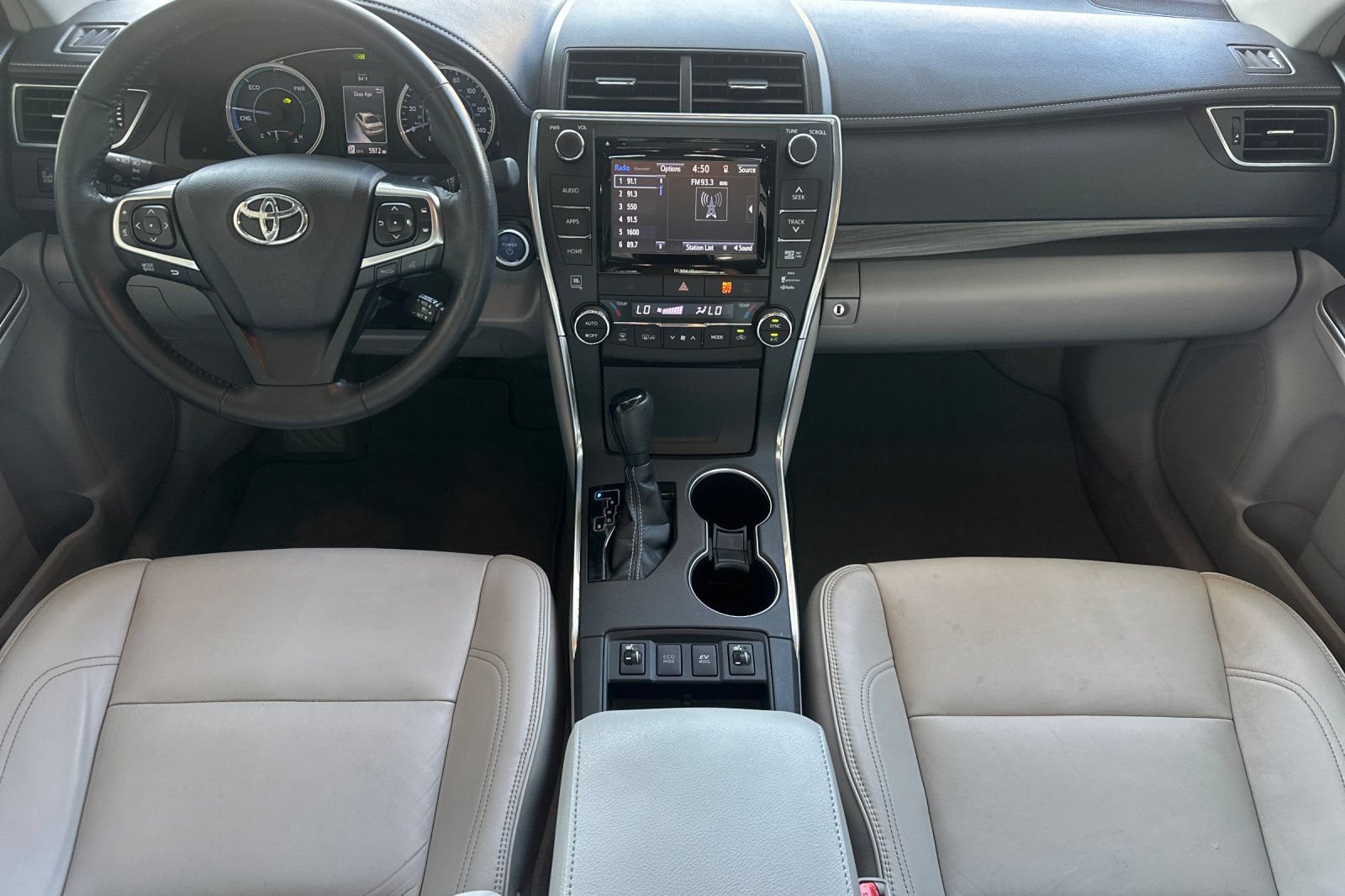 Used 2016 Toyota Camry XLE w/ Moonroof Package FWD image 14