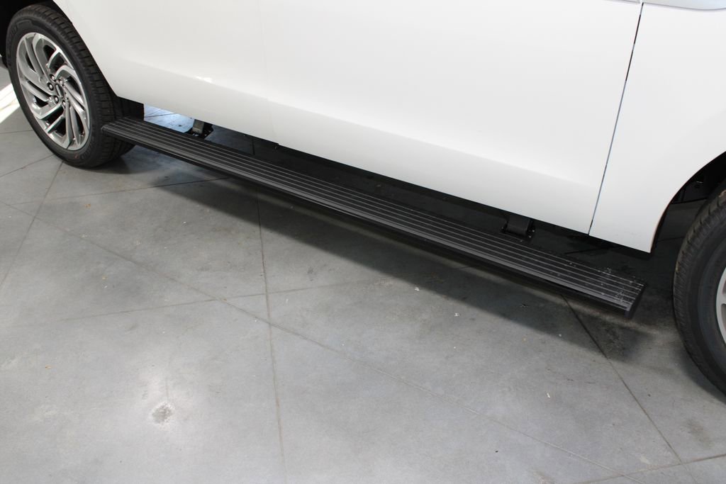 New 2025 Lincoln Navigator L Reserve image 12