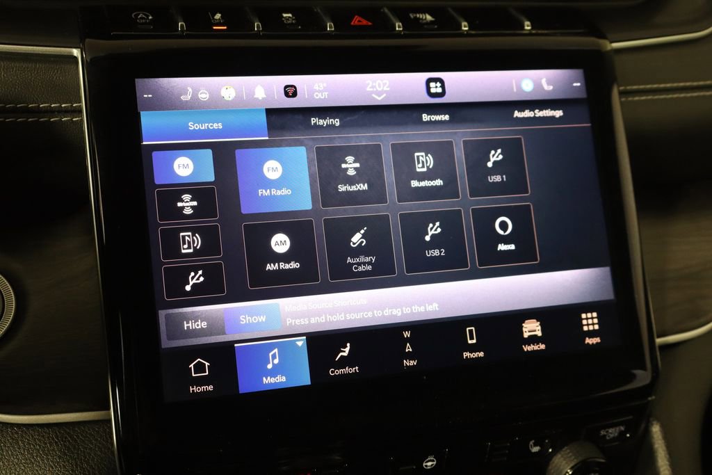 Used 2023 Jeep Grand Cherokee Limited w/ Black Appearance Package image 30