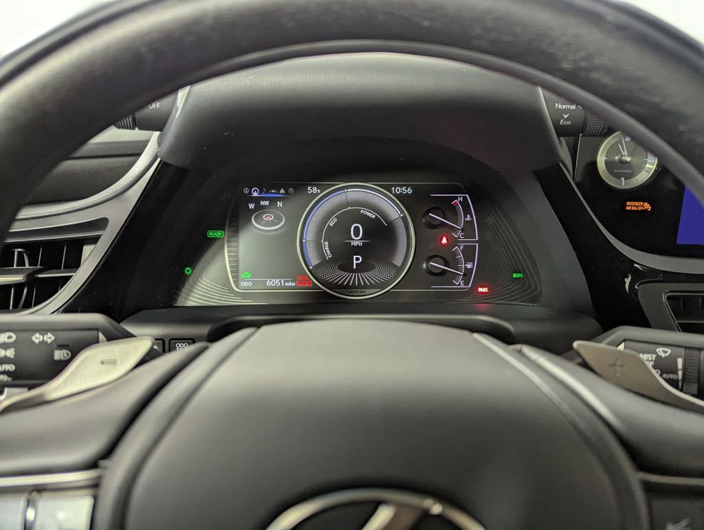 Used 2025 Lexus ES 300h Ultra Luxury w/ Accessory Package (Z1) image 9