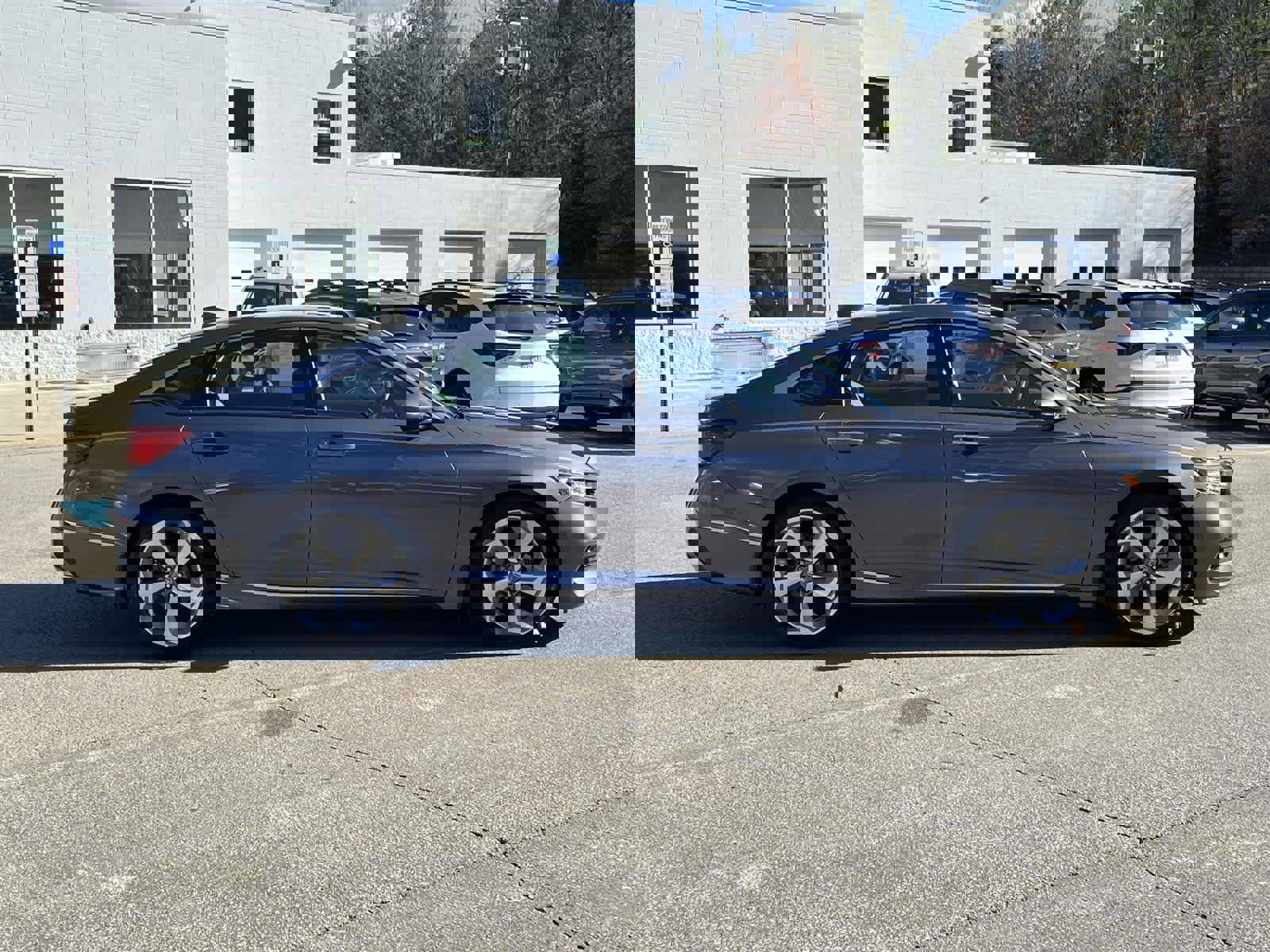 Used 2018 Honda Accord Touring image 6