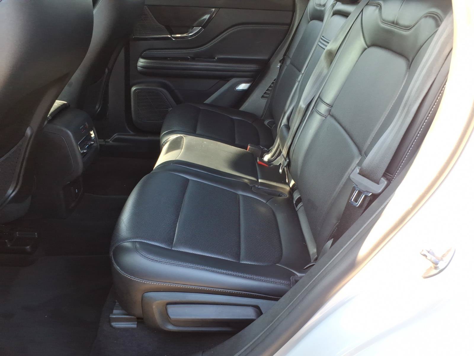 Used 2022 Lincoln Corsair AWD w/ Premium Package image 13