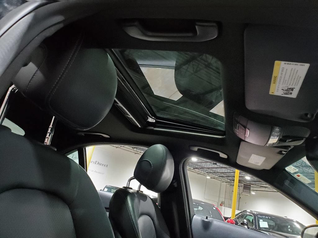 Used 2018 Mercedes-Benz C 300 Sedan image 15