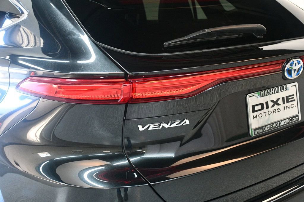 Used 2022 Toyota Venza XLE image 14