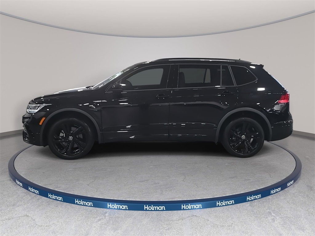 Used 2024 Volkswagen Tiguan SE R-Line image 9