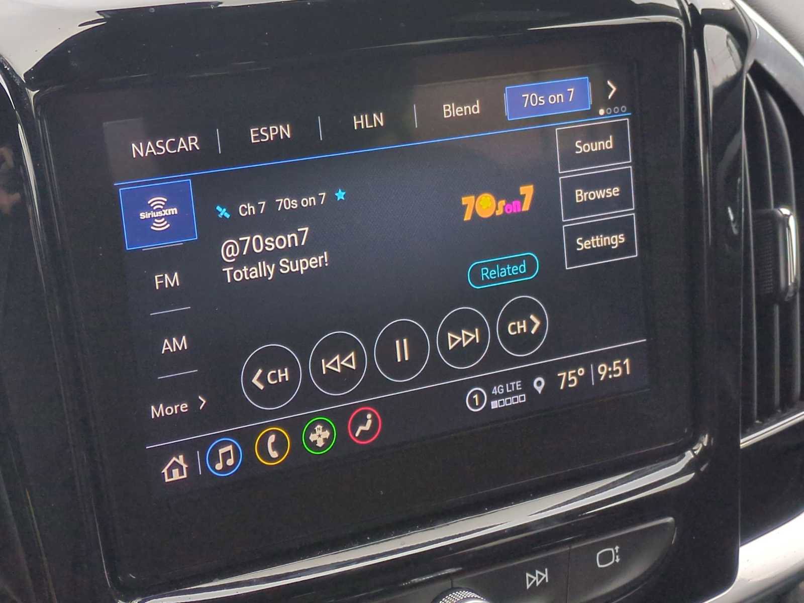 Used 2024 Chevrolet Traverse LT image 13