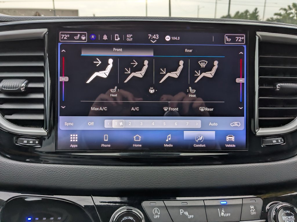 Used 2024 Chrysler Pacifica Touring-L FWD image 33