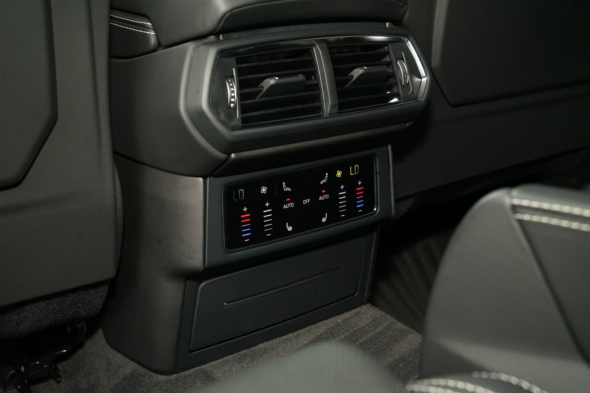 Used 2020 Lamborghini Urus image 26