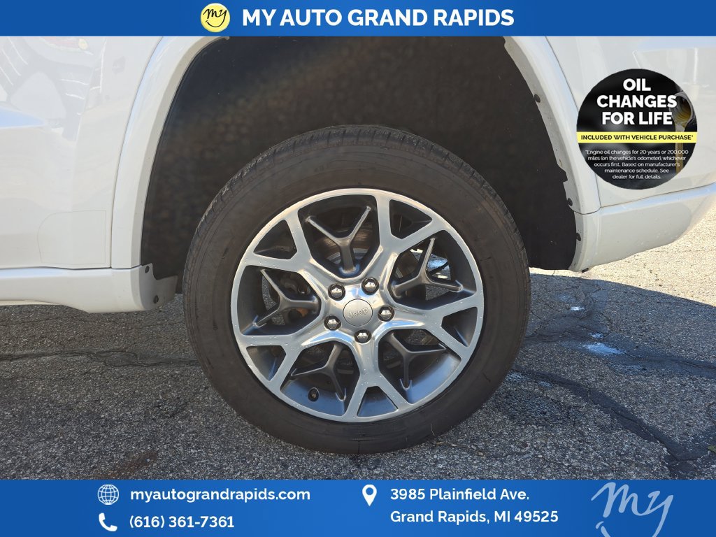 Used 2020 Jeep Grand Cherokee Overland AWD/4WD image 31