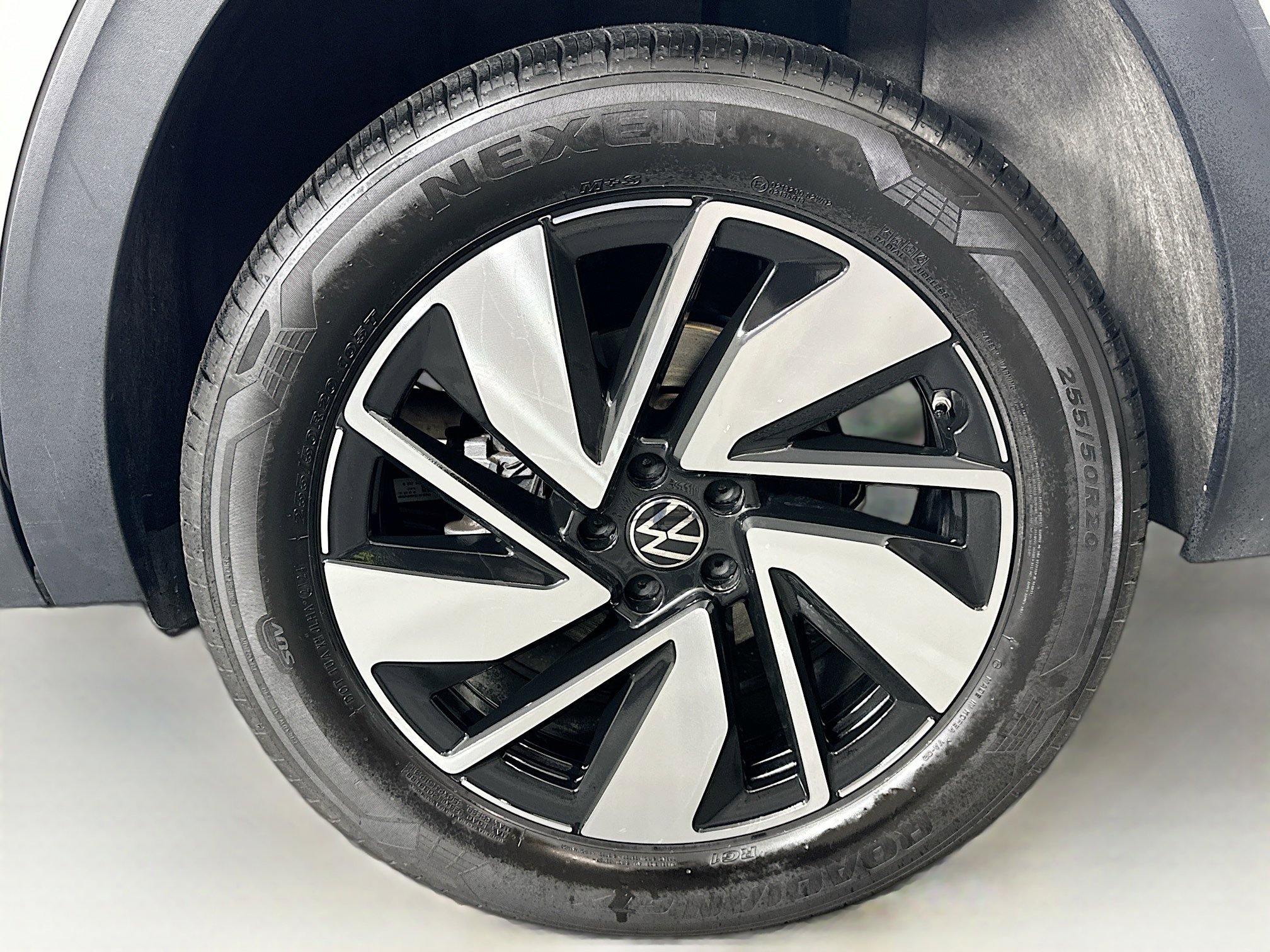 Used 2025 Volkswagen Atlas SE image 11