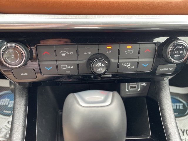 Used 2024 Jeep Compass Limited image 33