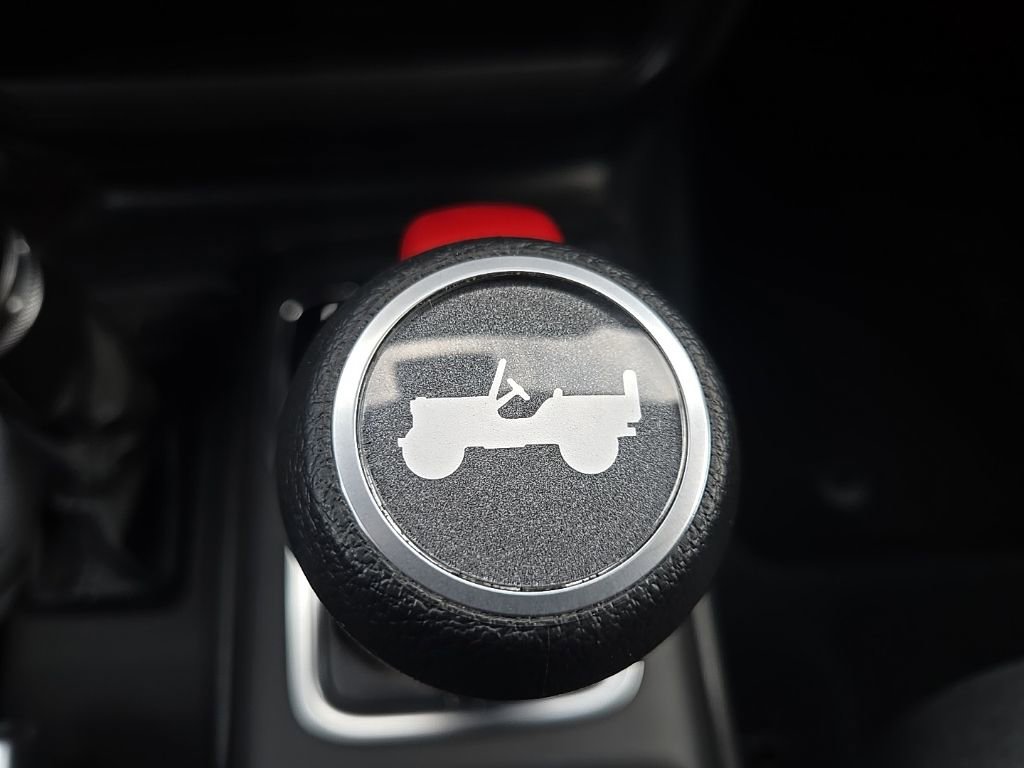 Used 2024 Jeep Wrangler Sahara w/ Technology Group AWD/4WD image 64