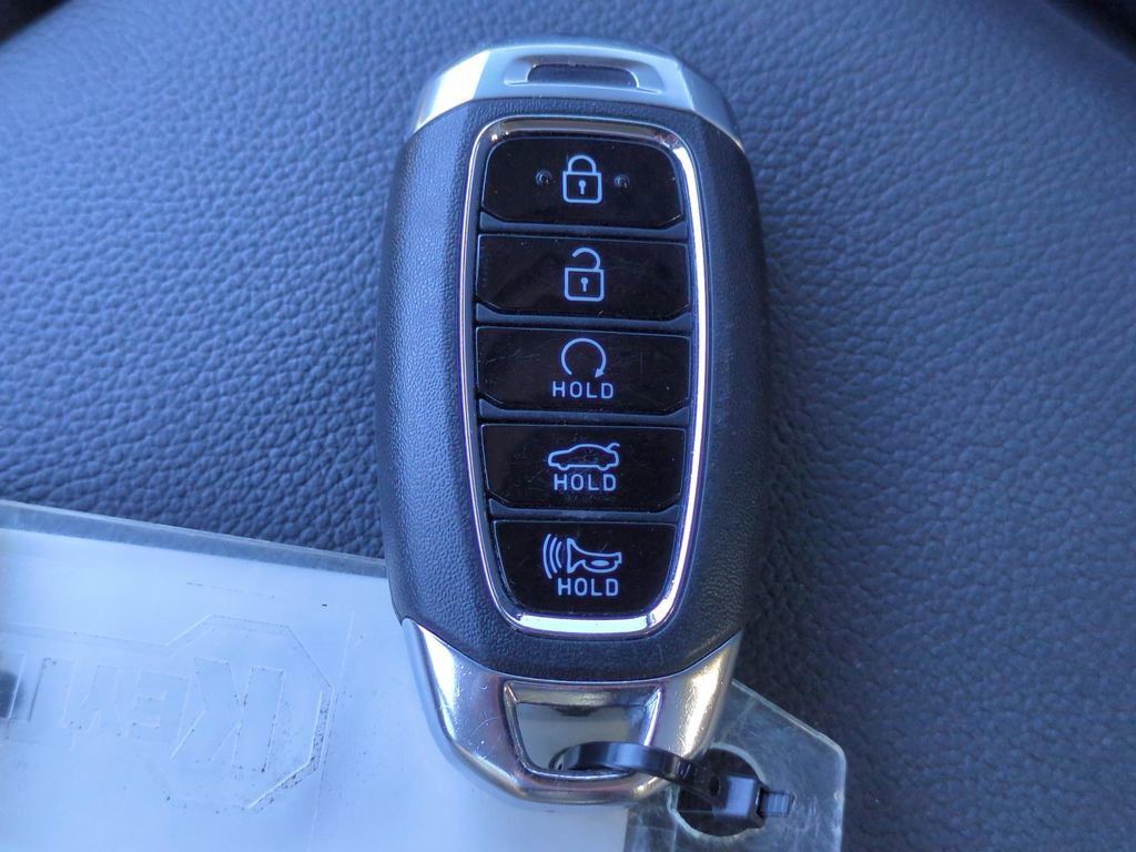 Certified 2023 Hyundai Elantra Limited image 26