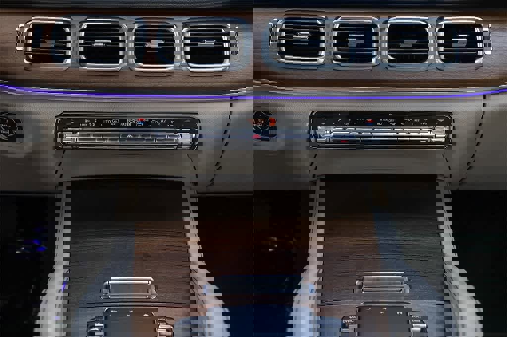 Used 2022 Mercedes-Benz GLE 350 4MATIC w/ Premium Package image 13