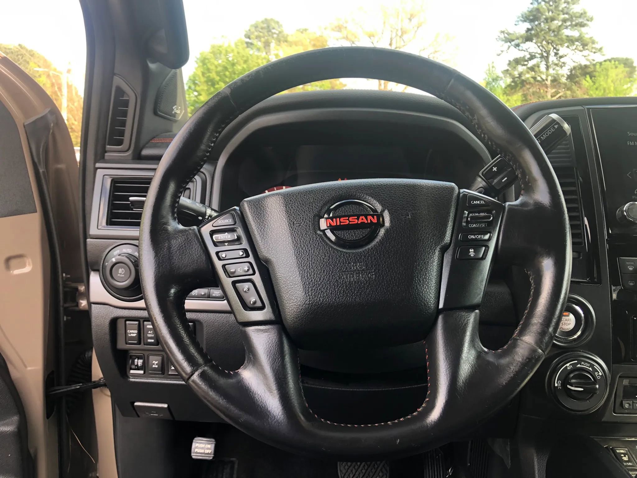 Used 2020 Nissan Titan PRO-4X w/ Pro-4x Convenience Package image 25