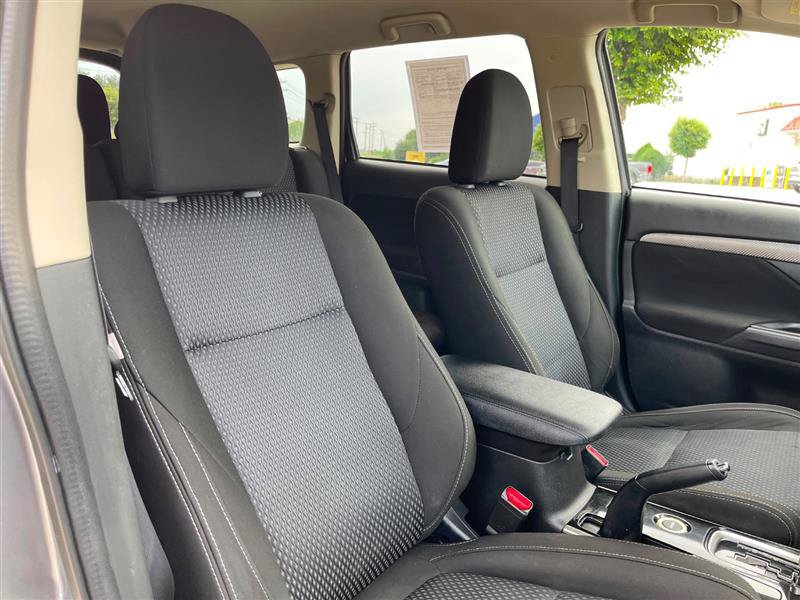 Used 2017 Mitsubishi Outlander ES AWD/4WD image 81