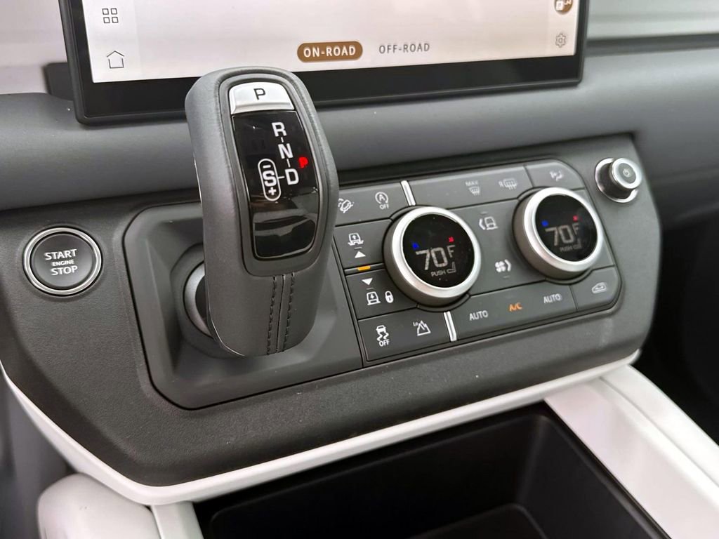 New 2025 Land Rover Defender 110 S image 22