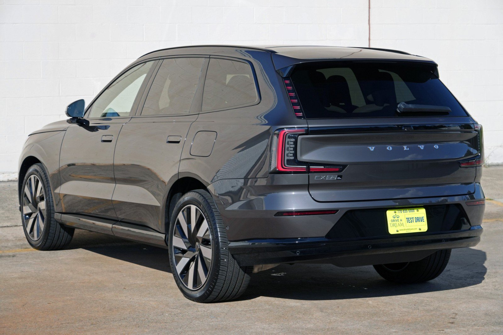 Used 2025 Volvo EX90 Ultra AWD/4WD image 50